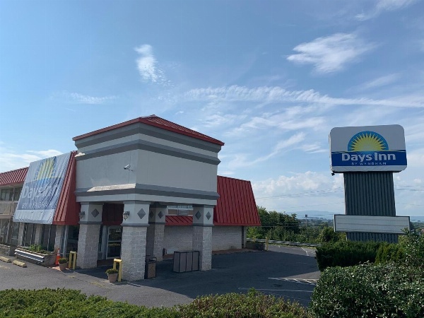 Days Inn by Wyndham Harrisonburg image 1