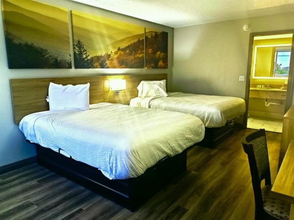 Days Inn by Wyndham Harrisonburg image 2